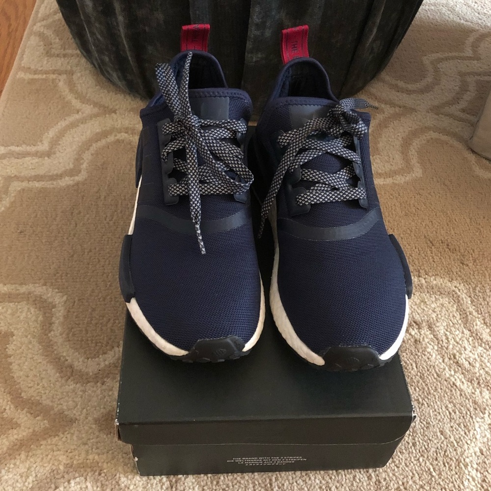 Adidas NMD R1 Tennis Shoes